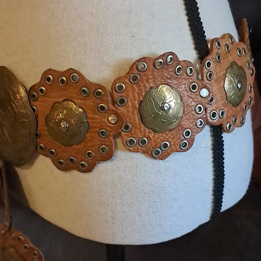 Brown Leather Western Concho Belt with Brass Medallions - Picture 3 of 8